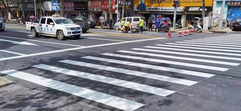 影響熱熔道路標(biāo)線涂料市場價格差異的核心因素解析