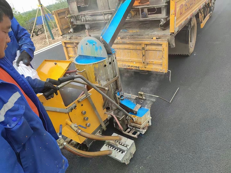 道路標(biāo)線工程如何科學(xué)選擇熱熔型與雙組份涂料