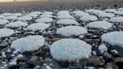 雙組份標線涂料生產(chǎn)廠家的全流程服務：從定制生產(chǎn)到現(xiàn)場施工指導