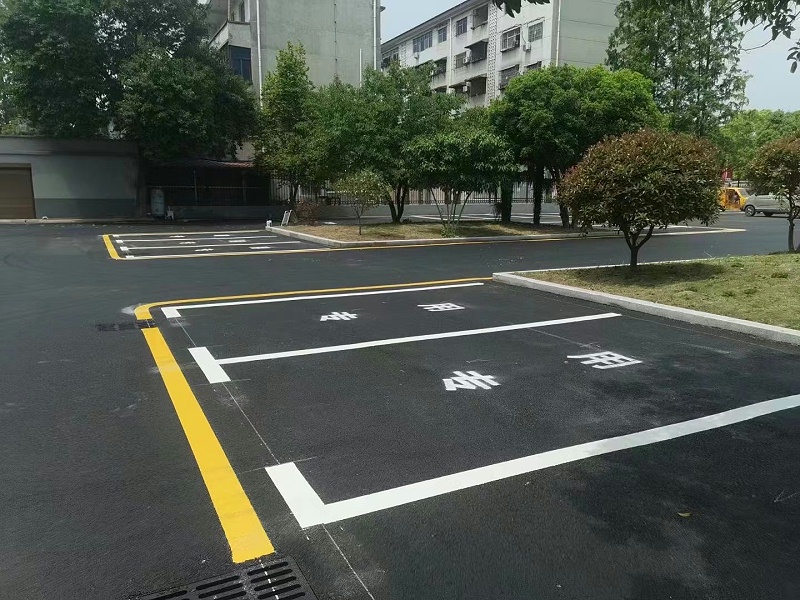 道路熱熔標(biāo)線施工前的現(xiàn)場風(fēng)險(xiǎn)評(píng)估與準(zhǔn)備要點(diǎn)解析