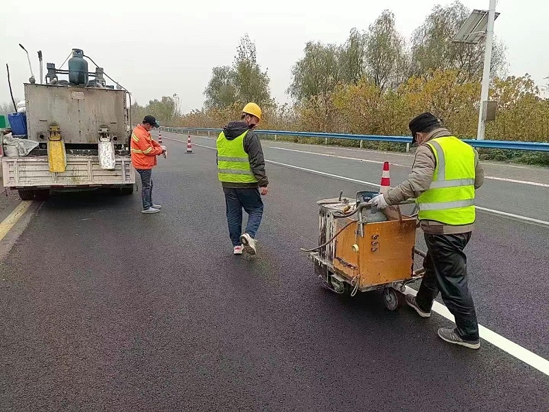 熱熔標(biāo)線涂料施工,熱熔標(biāo)線涂料施工工藝