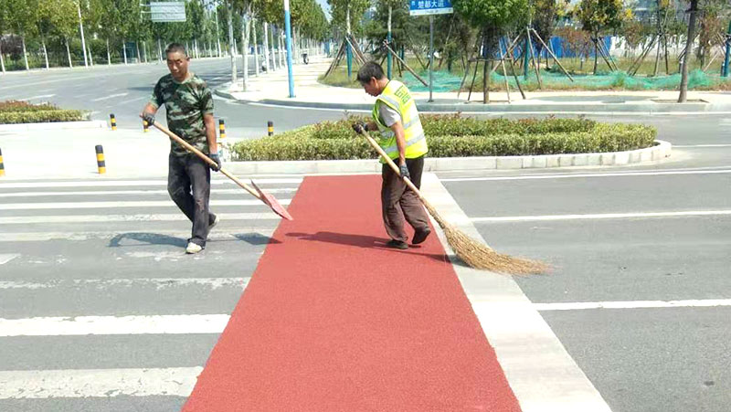 <i style='color:red'>彩色防滑路面涂料</i>維護(hù)保養(yǎng)全攻略：延長(zhǎng)使用壽命的技巧