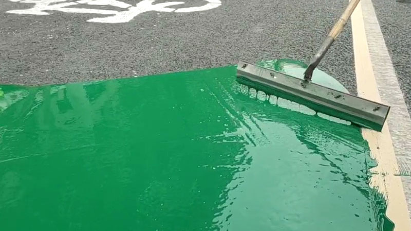 路面開裂，別讓彩色防滑路面成為安全隱患