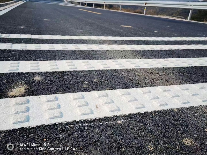 雙組份道路標(biāo)線施工中泛黃與固化異常問(wèn)題的成因與應(yīng)對(duì)策略分析