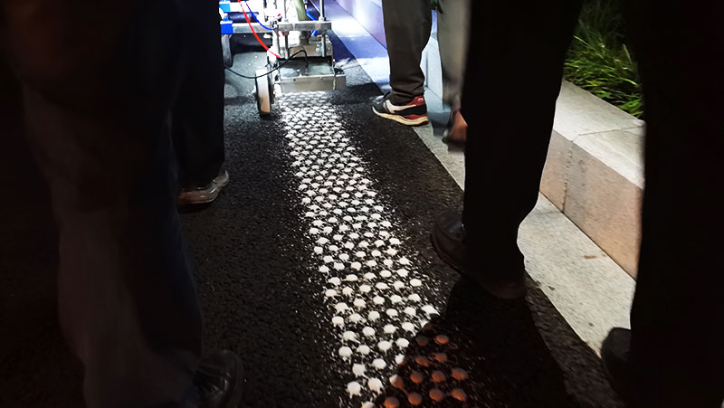 雙組份標(biāo)線涂料刮涂時(shí)玻璃珠沉降不佳怎么辦