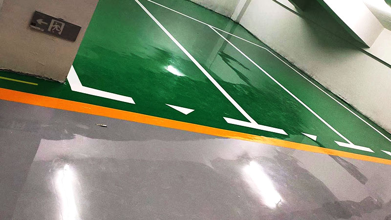 光滑地面冷漆標(biāo)線涂料施工的挑戰(zhàn)與對(duì)策