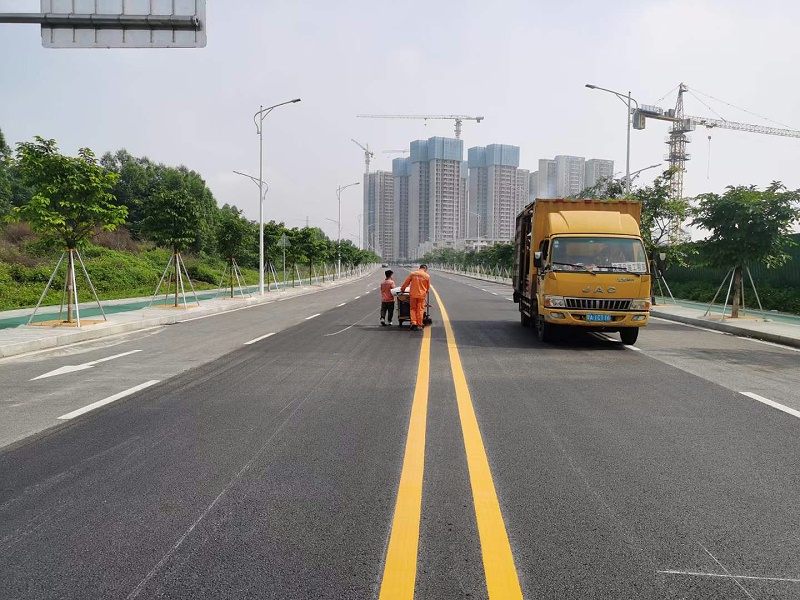 熱熔標(biāo)線涂料,熱熔標(biāo)線涂料工廠,標(biāo)線涂料工廠直發(fā)