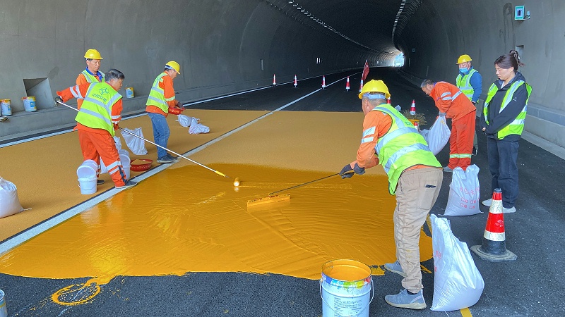 雙組份標(biāo)線涂料,雙組份標(biāo)線涂料優(yōu)勢,雙組份標(biāo)線涂料施工