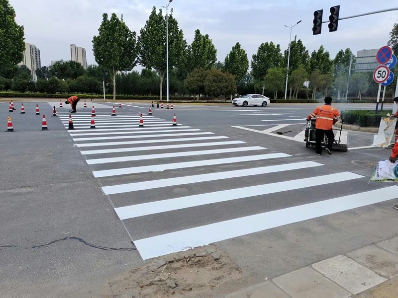 熱熔標(biāo)線涂料施工,熱熔標(biāo)線涂料冬季施工