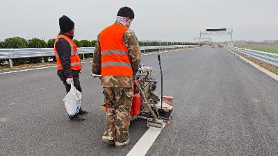 熱熔標(biāo)線涂料冬季施工注意事項(xiàng)