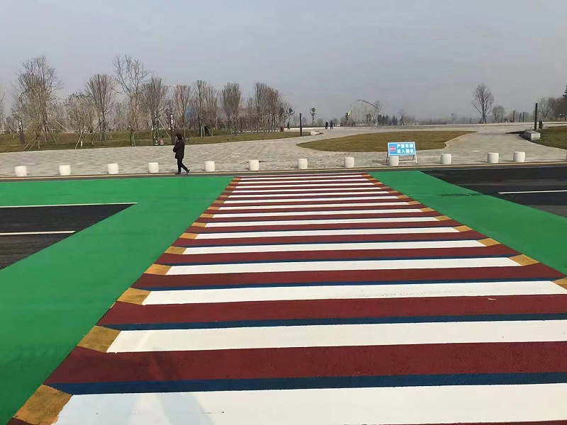 彩色防滑路面涂料,彩色防滑路面施工工藝