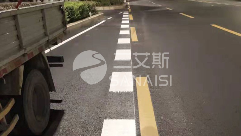 冬季熱熔標(biāo)線涂料施工常溫的問題