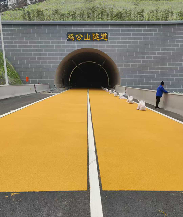 三艾斯助力許信高速，打造安全醒目的交通標(biāo)線