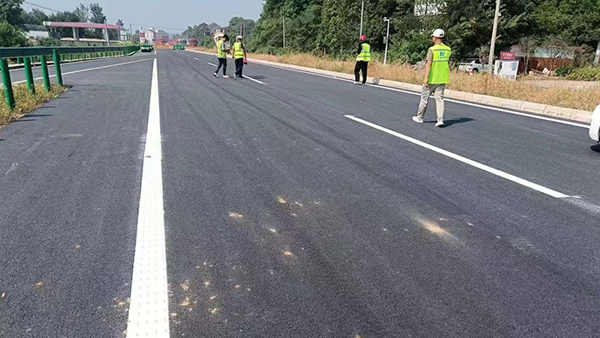 三艾斯為沅辰高速打造經(jīng)久耐用的路面標(biāo)線(xiàn)
