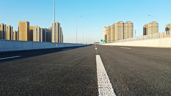 道路施工新選擇：雙組份標(biāo)線涂料，攻克難題效果佳