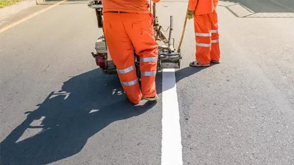 熱熔型道路標(biāo)線涂料施工涂敷前需要注意哪些事項(xiàng)？