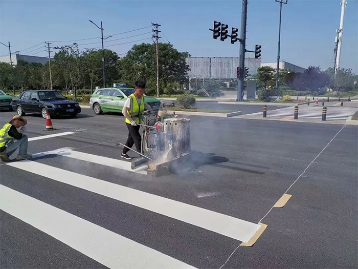 為什么熱熔標(biāo)線施工后干燥慢？