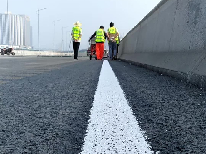 三艾斯解說雙組份甩涂標(biāo)線的優(yōu)點(diǎn)