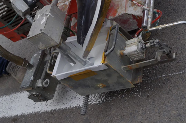 雙組份標(biāo)線的適用范圍為何那么廣泛？