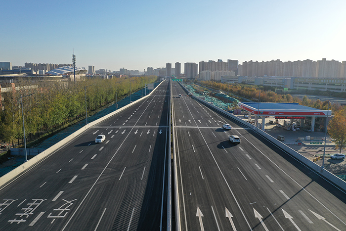 三艾斯雙組份標(biāo)線涂料在鄭州市金水區(qū)中州大道項(xiàng)目中的成功應(yīng)用