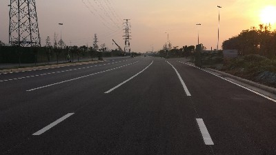 廠家直供：熱熔道路標(biāo)線涂料的研發(fā)創(chuàng)新與定制服務(wù)