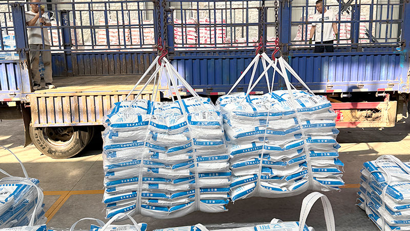 熱熔標(biāo)線涂料在熔料過程中注意事項