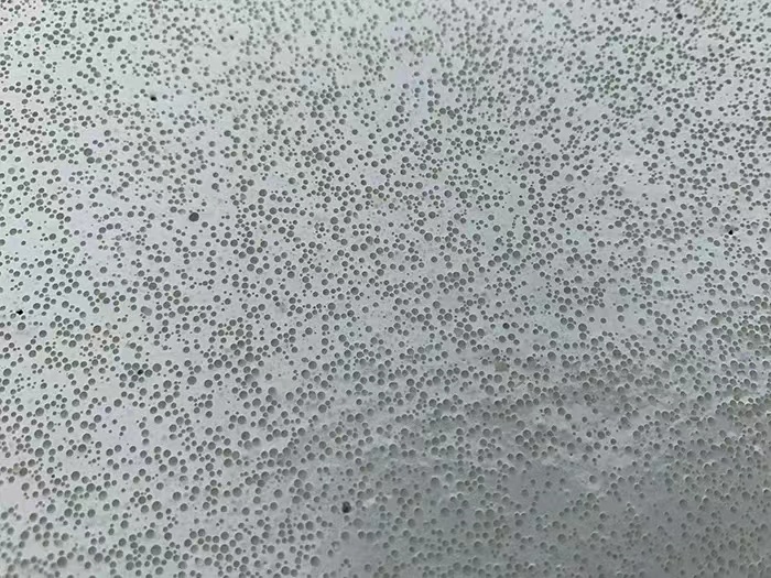 道路安全升級(jí)：功能性防滑涂料與傳統(tǒng)標(biāo)線(xiàn)材料的核心差異解析