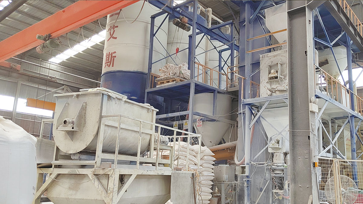 路面標(biāo)線涂料-防撞墩上涂刷黃黑反光漆的作用