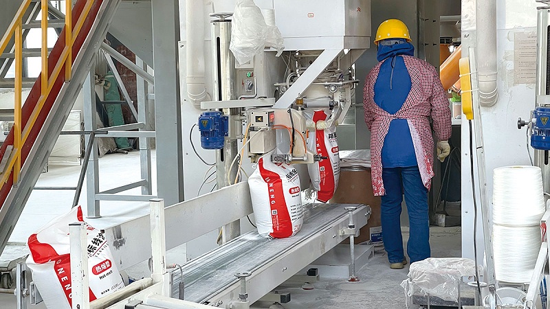 道路標(biāo)線施工撒布玻璃珠需要注意什么？