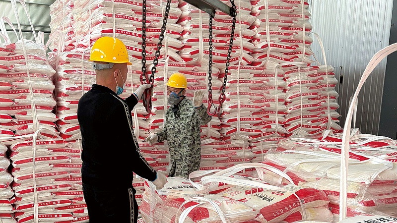 道路標(biāo)線施工撒布玻璃珠需要注意什么？