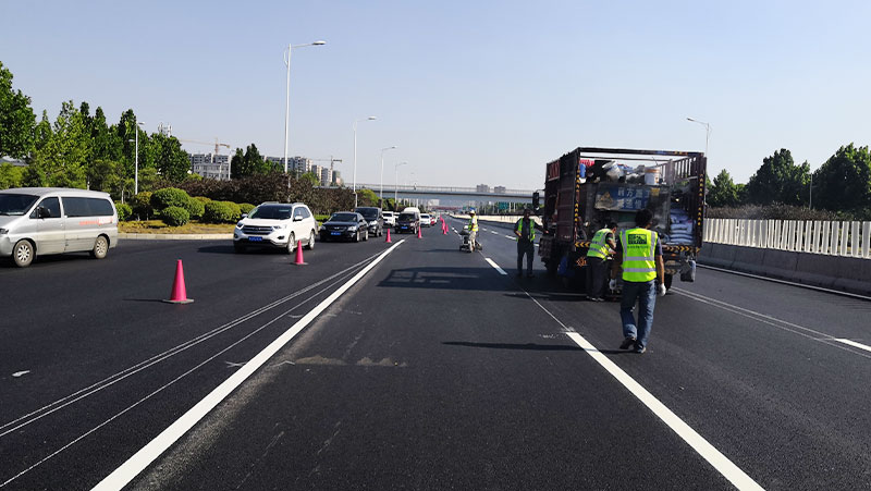 熱熔標(biāo)線涂料施工中熔溫高問(wèn)題的挑戰(zhàn)