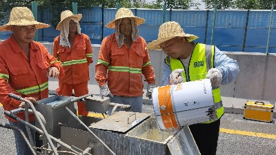 噴涂雙組份標線涂料在不同氣候條件下的施工適應性研究