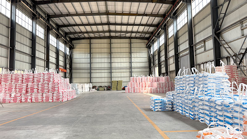 三艾斯標(biāo)線涂料產(chǎn)品堆放 (20)