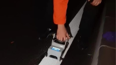 高附著力成行業(yè)新標(biāo)準(zhǔn)，雙組份標(biāo)線涂料確保標(biāo)線穩(wěn)定不易脫落