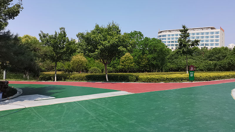 個(gè)性定制，功能升級(jí)：路面改色涂料打造城市新景觀